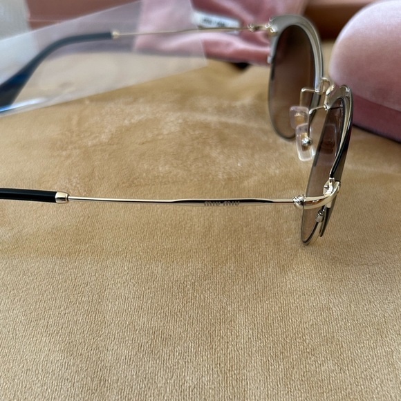 MIU MIU Sunglasses - Picture 7 of 10